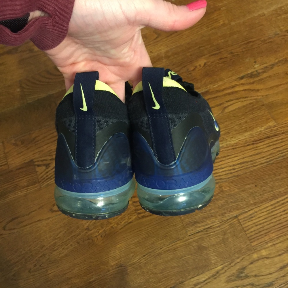 Nike Black and Blue Athletic Shoes - Picture 5 of 5
